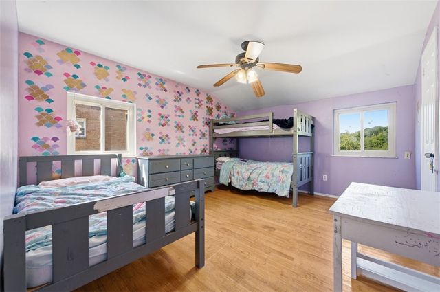 110 Crescent Garden Dr, Penn Hills, PA 15235