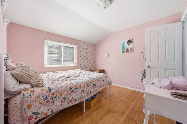 110 Crescent Garden Dr, Penn Hills, PA 15235