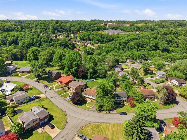 110 Crescent Garden Dr, Penn Hills, PA 15235