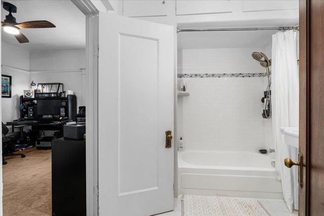 2032 Castro Way, Sacramento, CA 95818