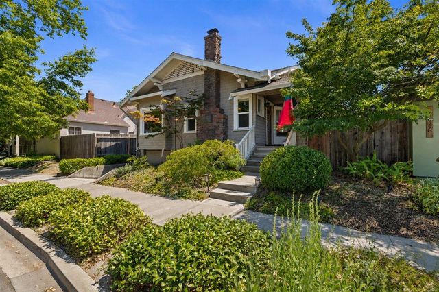 2032 Castro Way, Sacramento, CA 95818