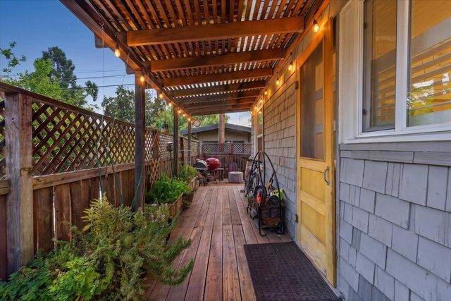 2032 Castro Way, Sacramento, CA 95818