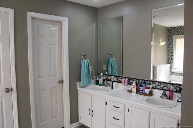 1955 Fairforest Drive, Fayetteville, NC 28304