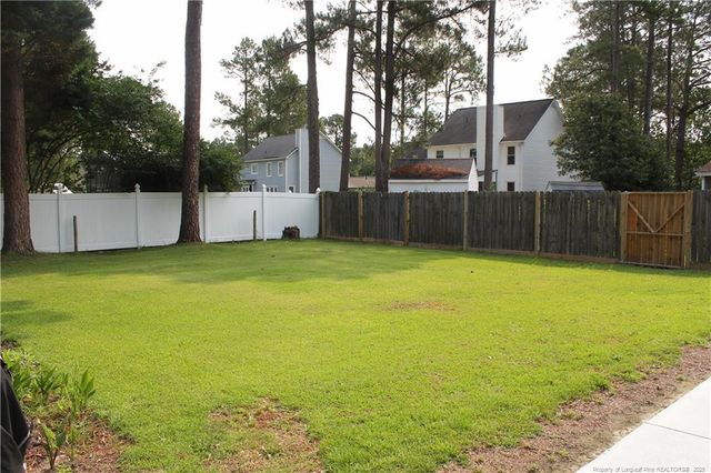 1955 Fairforest Drive, Fayetteville, NC 28304