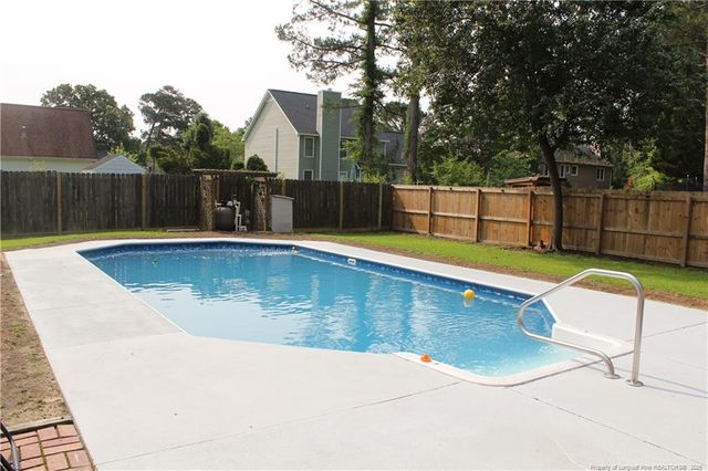 1955 Fairforest Drive, Fayetteville, NC 28304