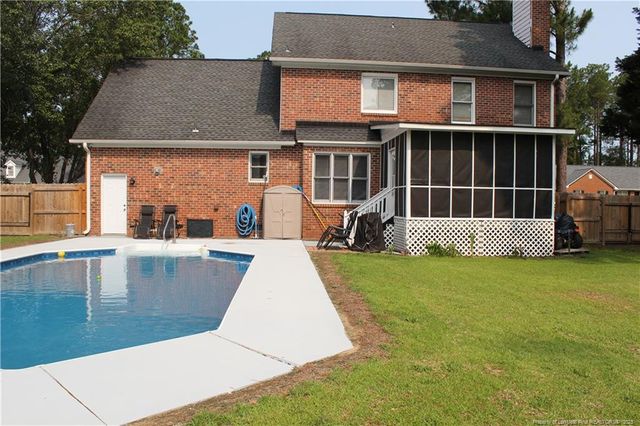 1955 Fairforest Drive, Fayetteville, NC 28304