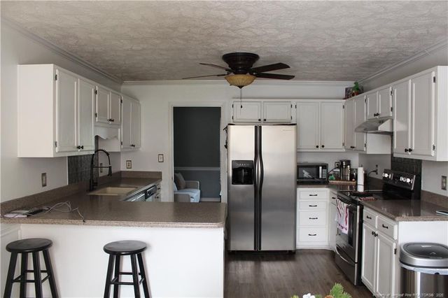 1955 Fairforest Drive, Fayetteville, NC 28304