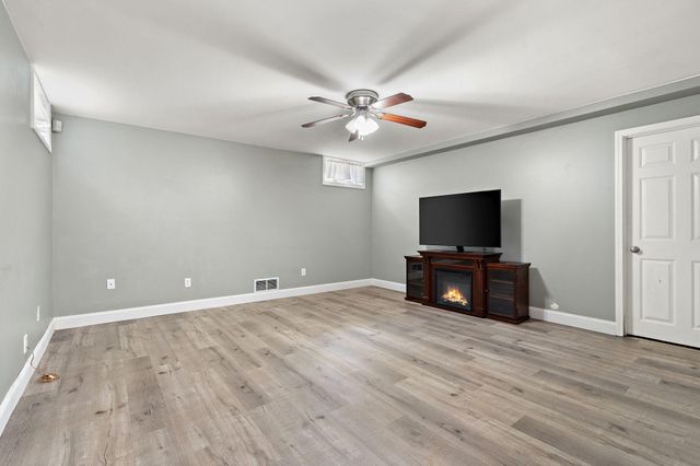 244 Moncrief Drive, Valparaiso, IN 46385