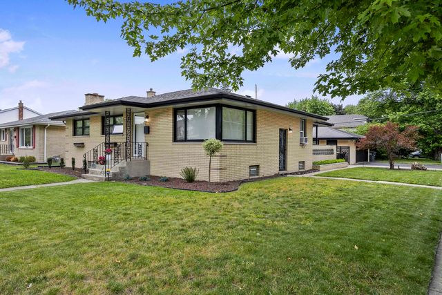 18202 Locust Street, Lansing, IL 60438