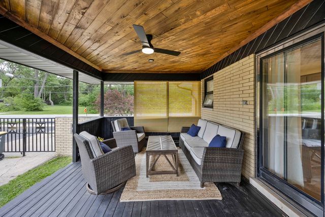 18202 Locust Street, Lansing, IL 60438