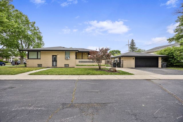 18202 Locust Street, Lansing, IL 60438