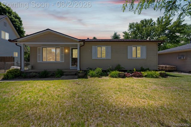 315 Airport Drive, Holly Village, MI 48442