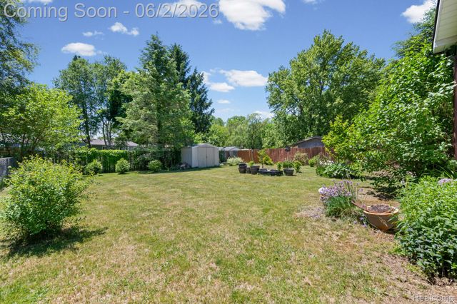 315 Airport Drive, Holly Village, MI 48442