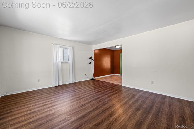 315 Airport Drive, Holly Village, MI 48442