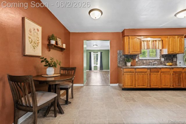 315 Airport Drive, Holly Village, MI 48442