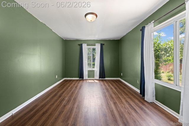 315 Airport Drive, Holly Village, MI 48442