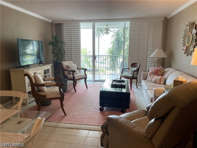 3 Bluebill AVE 410, Naples, FL 34108
