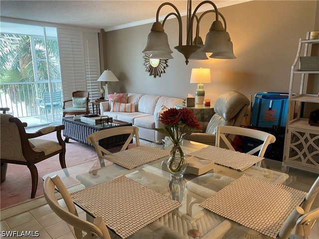 3 Bluebill AVE 410, Naples, FL 34108