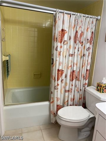 3 Bluebill AVE 410, Naples, FL 34108