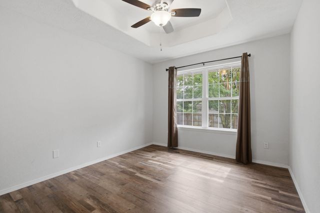 5710 S Wedgewood Avenue, Springfield, MO 65810