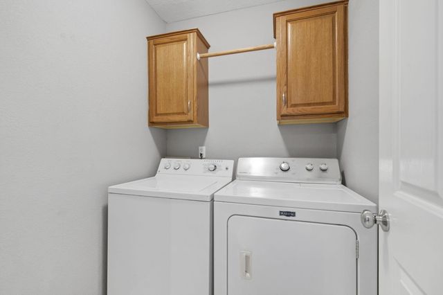 5710 S Wedgewood Avenue, Springfield, MO 65810