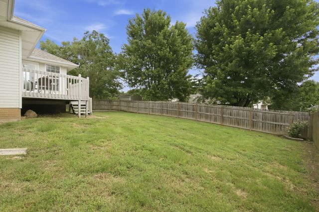 5710 S Wedgewood Avenue, Springfield, MO 65810