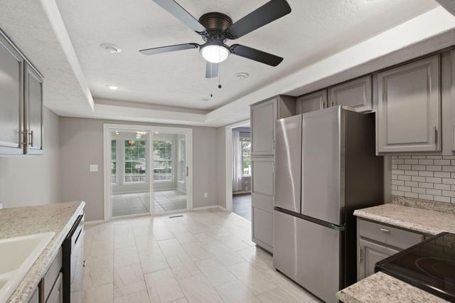 5710 S Wedgewood Avenue, Springfield, MO 65810