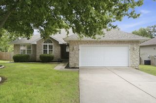 5710 S Wedgewood Avenue, Springfield, MO 65810