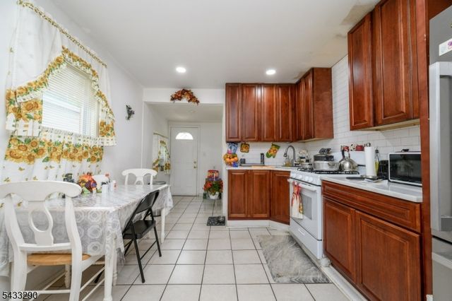724 W Front St, Plainfield City, NJ 07060