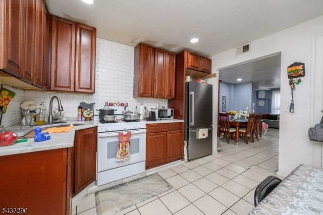 724 W Front St, Plainfield City, NJ 07060