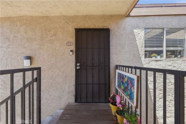 1050 Rock Springs, Escondido, CA 92026