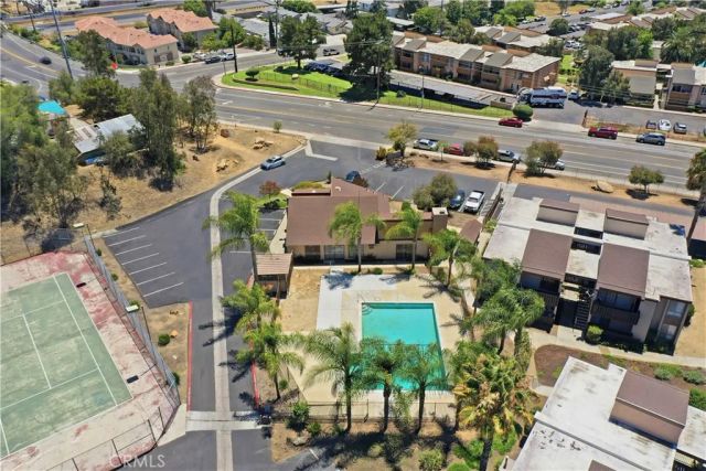 1050 Rock Springs, Escondido, CA 92026
