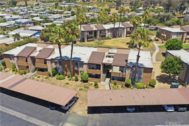 1050 Rock Springs, Escondido, CA 92026