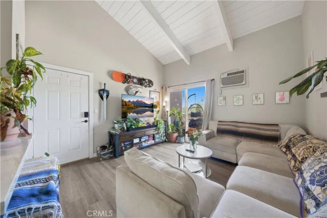1050 Rock Springs, Escondido, CA 92026