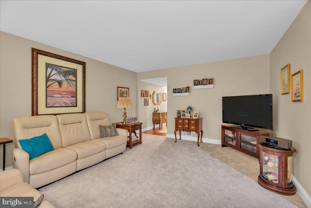 Image 7 of property listing at 115 E KINGS HWY ##443, Maple Shade, NJ 08052