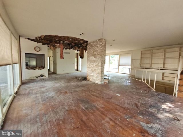 10 OAK DR, Bridgeton, NJ 08302