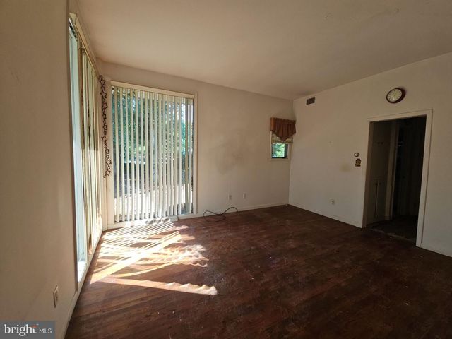 10 OAK DR, Bridgeton, NJ 08302