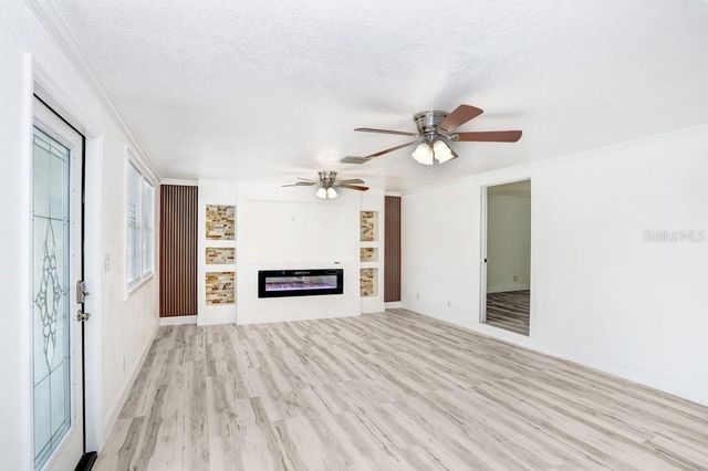 906 WOODLAWN AVENUE, Plant City, FL 33563