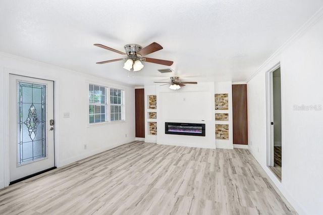 906 WOODLAWN AVENUE, Plant City, FL 33563