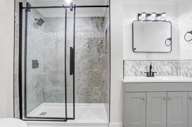 906 WOODLAWN AVENUE, Plant City, FL 33563