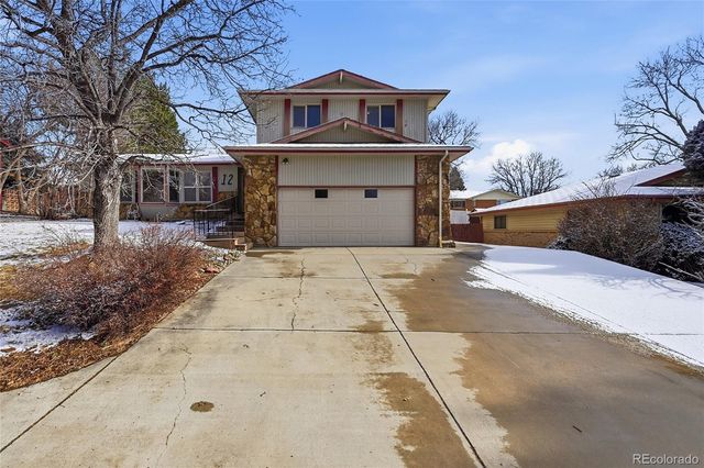 12 Baylor Drive, Longmont, CO 80503