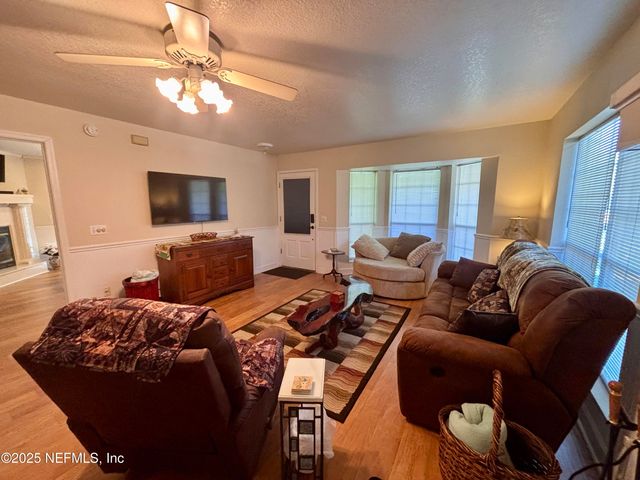 15813 BUTCH BAINE Drive, Jacksonville, FL 32218