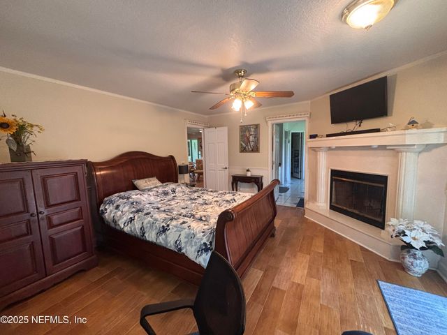 15813 BUTCH BAINE Drive, Jacksonville, FL 32218