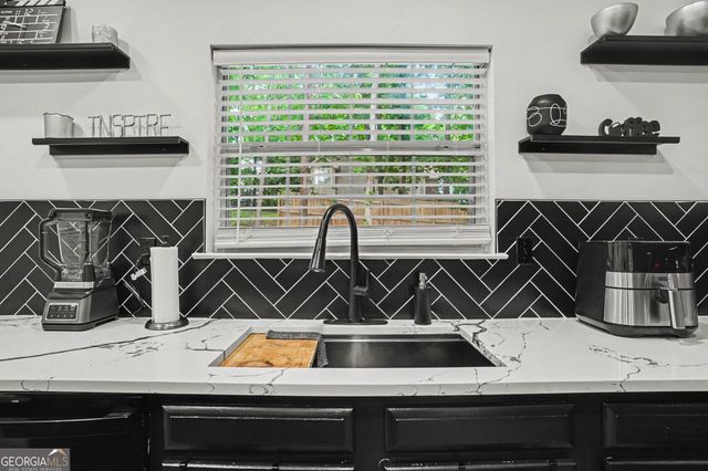 75 Contour Drive, Stockbridge, GA 30281