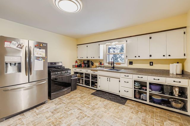 3977 Clover Avenue, Vadnais Heights, MN 55127