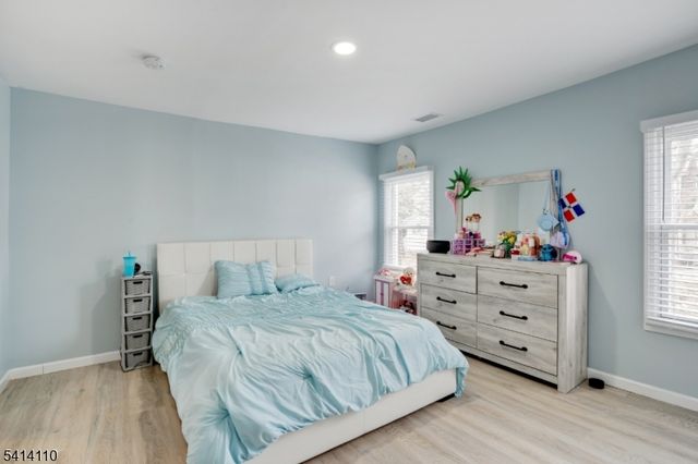 22 Pine Grove Ter, Newark City, NJ 07106