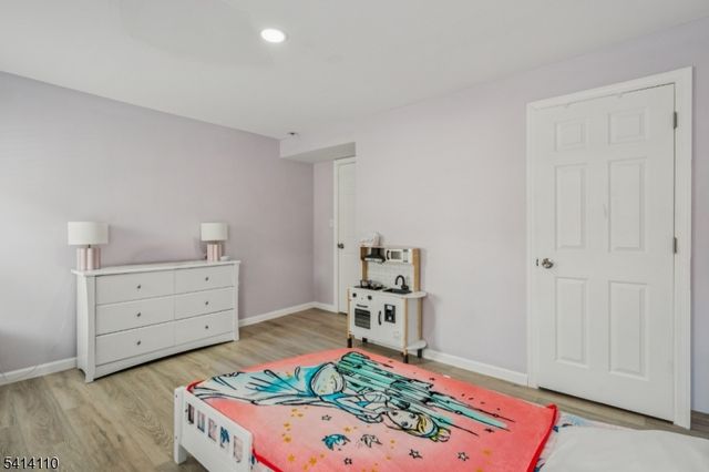 22 Pine Grove Ter, Newark City, NJ 07106