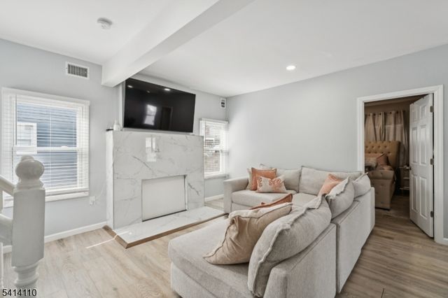 22 Pine Grove Ter, Newark City, NJ 07106