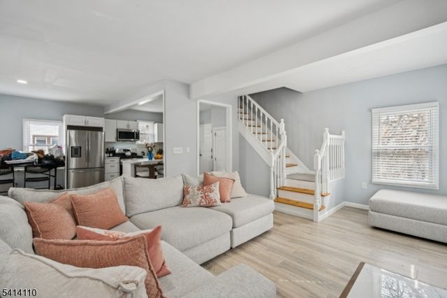 22 Pine Grove Ter, Newark City, NJ 07106