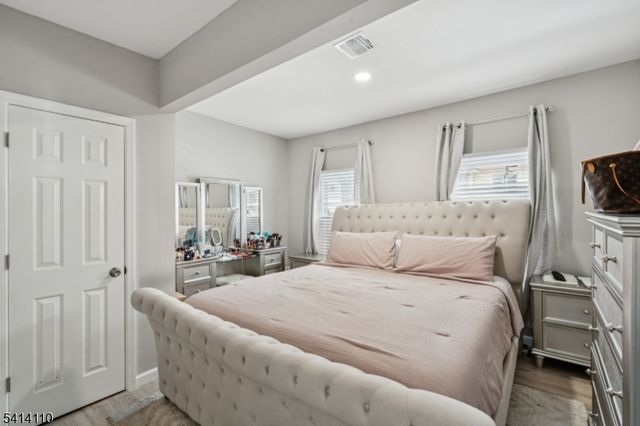 22 Pine Grove Ter, Newark City, NJ 07106